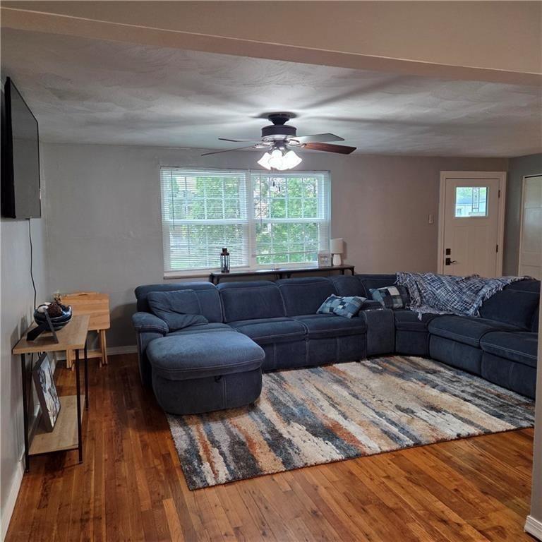 102 Raleigh Court Pittsburgh, PA 15237 - Photo 3 of 21 Gallery Image 3