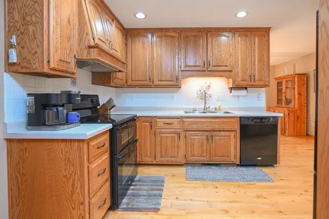 $390,000 | 1812 Smokey Lane, Suamico, WI 54173
