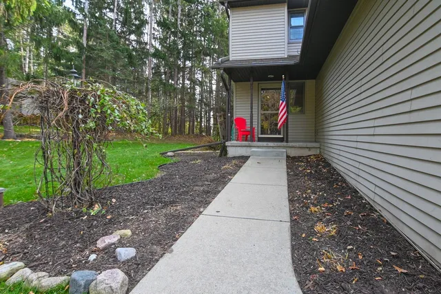 $390,000 | 1812 Smokey Lane, Suamico, WI 54173