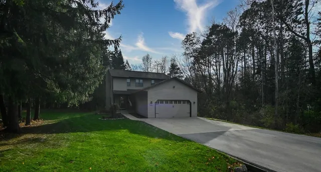 $390,000 | 1812 Smokey Lane, Suamico, WI 54173