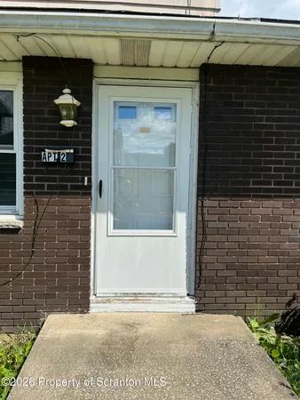 $1,250 | 612 Oak Street, Unit 2, Old Forge, PA 18518
