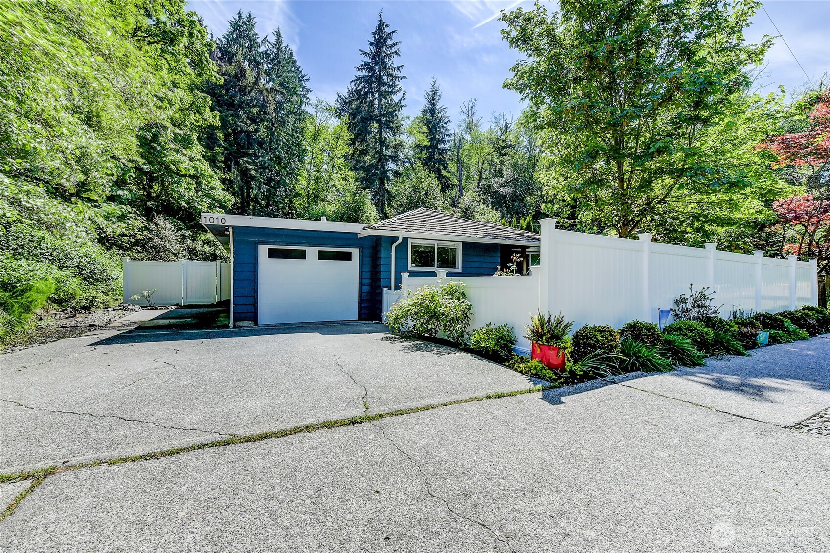 1010 Main Street Edmonds, WA 98020 - Photo 2 of 20
