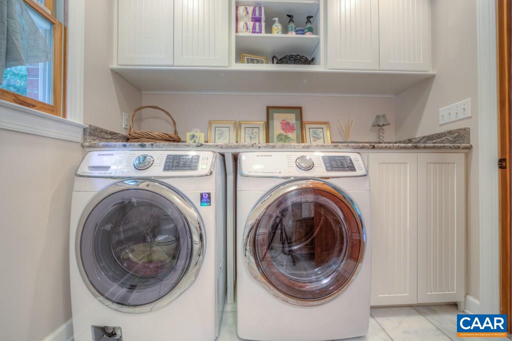 2959 Martin Kings Road Charlottesville, VA 22902 - Photo 17 of 44 a utility room with dryer and washer