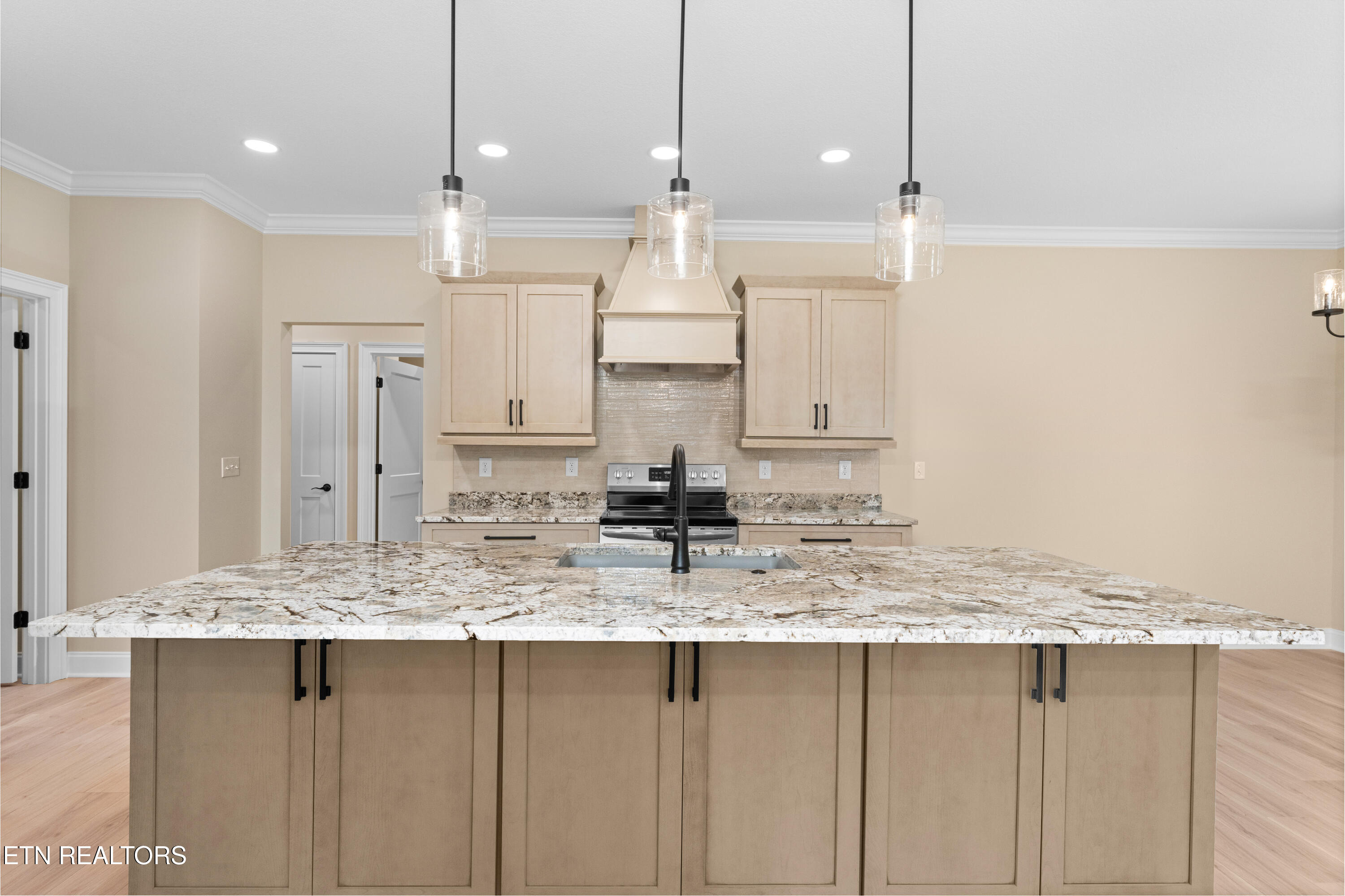 123 Gado Way Loudon, TN 37774 - Photo 11 of 30 11) 60363-68bf1d62e49f0