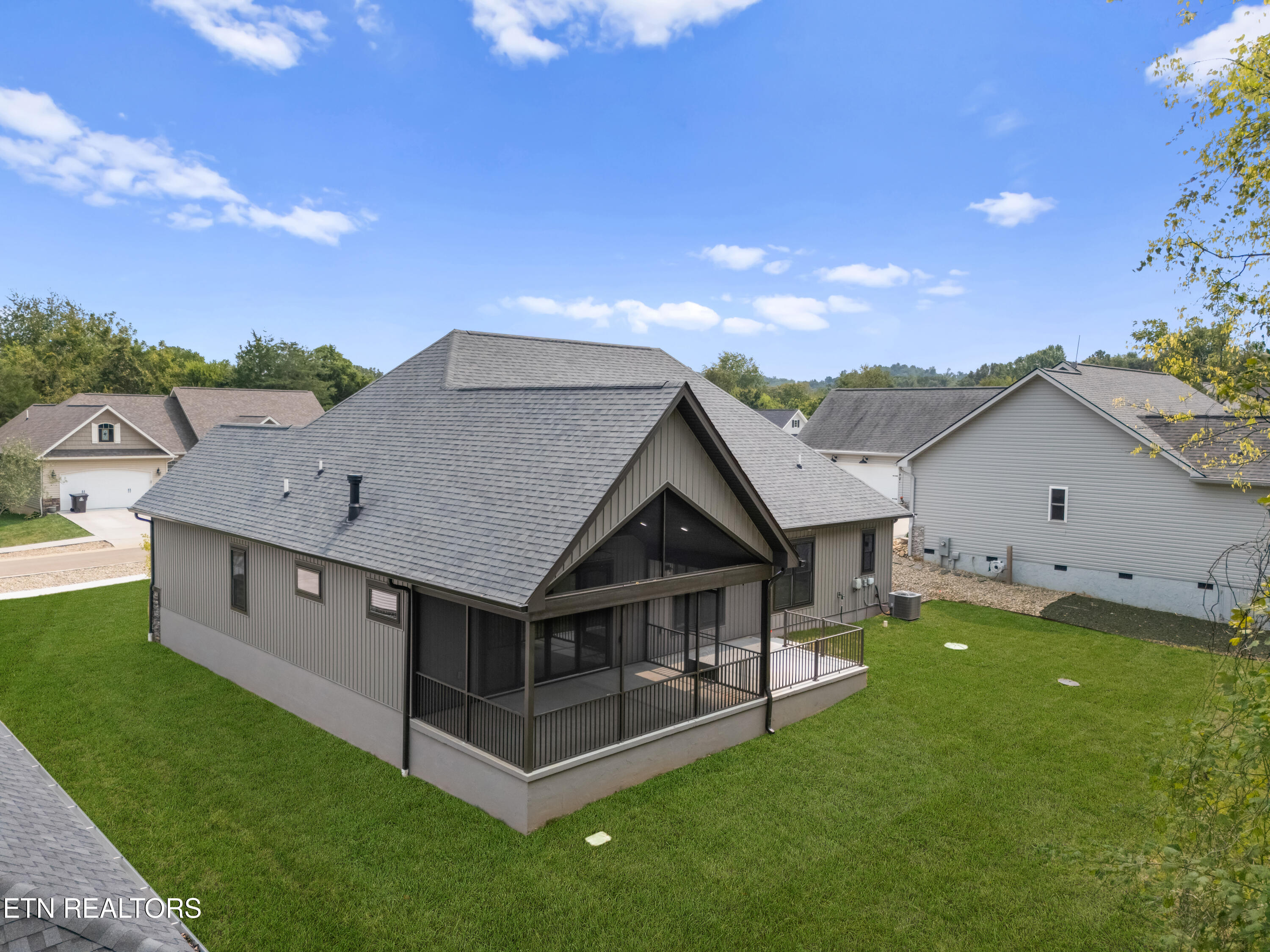 123 Gado Way Loudon, TN 37774 - Photo 5 of 30 5) 60363-68bf1badc7bc7