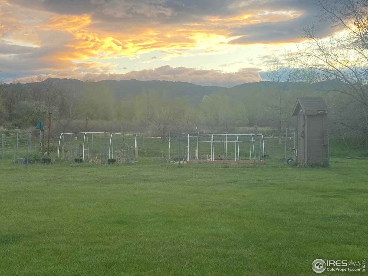 1705 Heatheridge Road, Unit H301 Fort Collins, CO 80526 - Photo 4 of 32 a view of a big yard with an ocean view