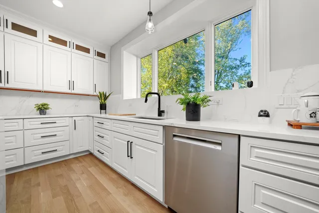 $1,997,000 | 1418 West Maude Avenue, Arlington Heights, IL 60004