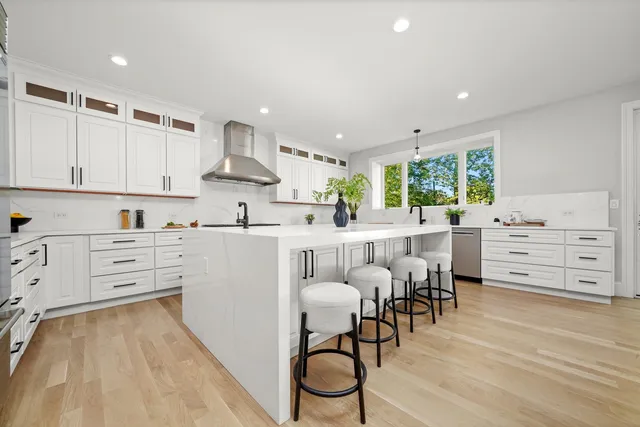 $1,997,000 | 1418 West Maude Avenue, Arlington Heights, IL 60004