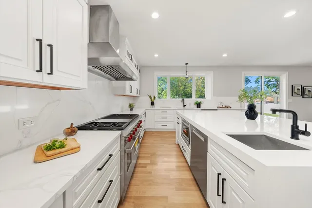 $1,997,000 | 1418 West Maude Avenue, Arlington Heights, IL 60004