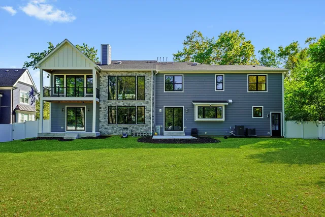 $1,997,000 | 1418 West Maude Avenue, Arlington Heights, IL 60004