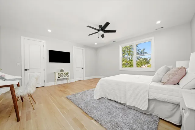 $1,997,000 | 1418 West Maude Avenue, Arlington Heights, IL 60004