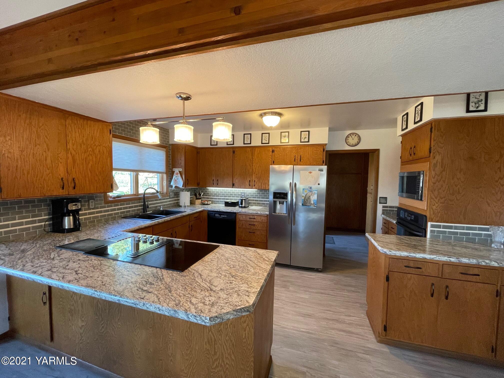 2000 North Granger Road Zillah, WA 98953 - Photo 7 of 23 IMG_0285 (1)