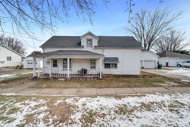 $115,900 | 220 Hagar Avenue, Milledgeville, IL 61051