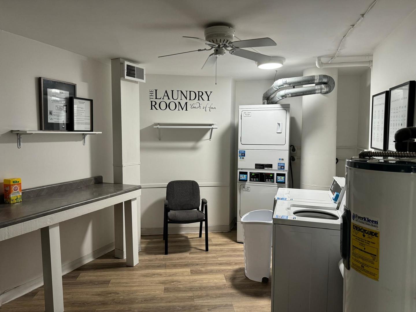 101 Bar Harbour Road, Unit 6A Schaumburg, IL 60193 - Photo 9 of 32 a workspace with furniture and window