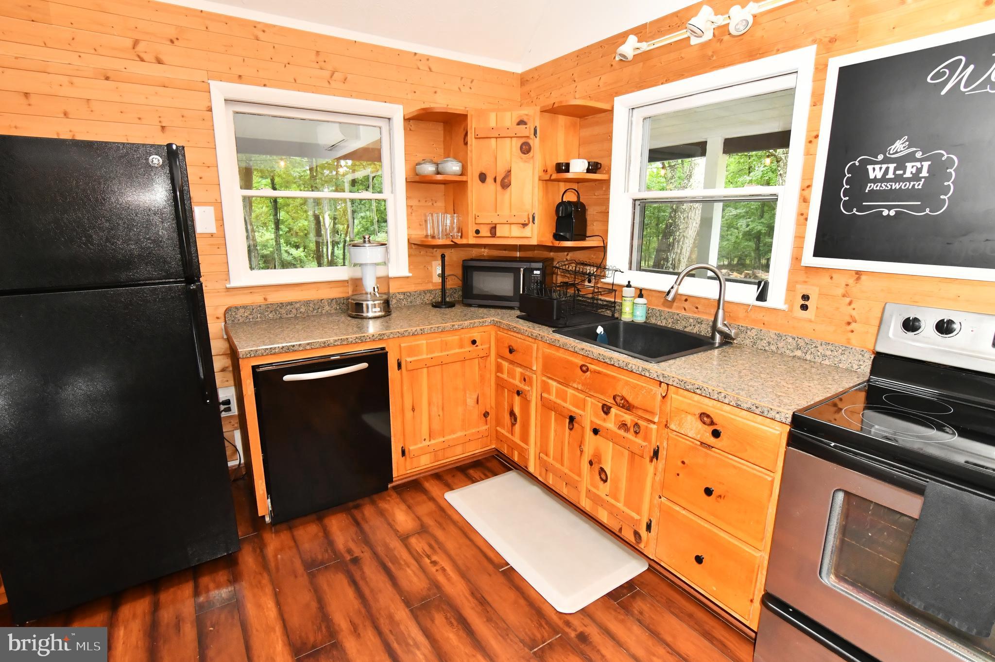 513 Cardinal Drive Rio, WV 26755 - Photo 21 of 55 Kitchen