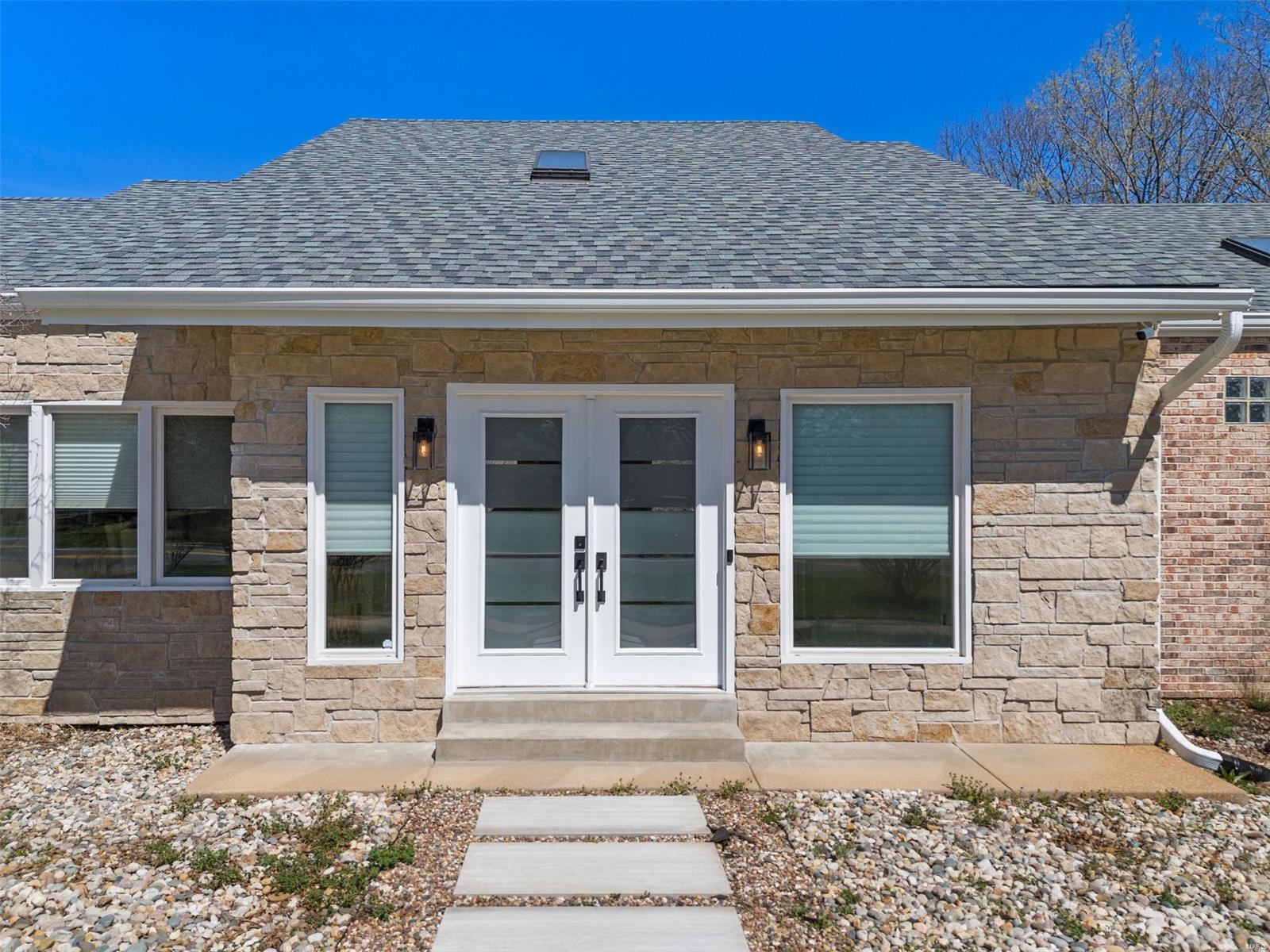 14887 Conway Road Chesterfield, MO 63017 - Photo 2 of 40 Gallery Image 2