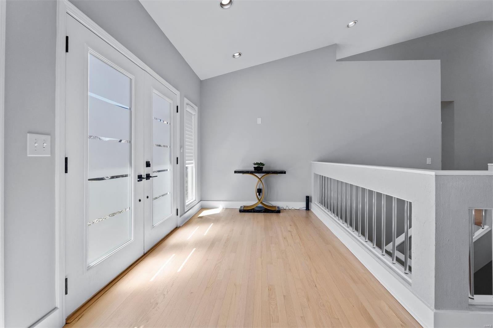 14887 Conway Road Chesterfield, MO 63017 - Photo 4 of 40 Gallery Image 4