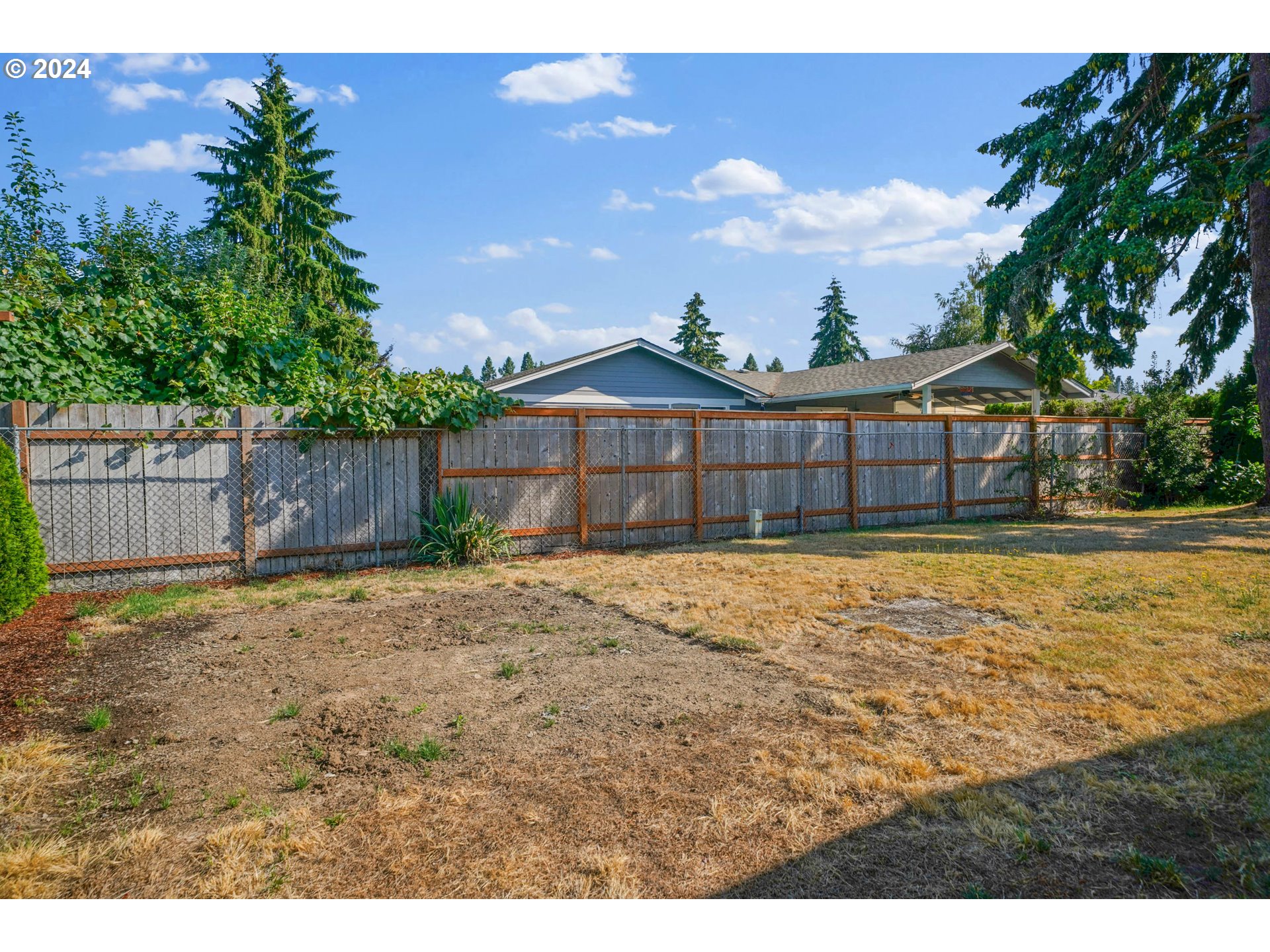 3457 Rainbow Loop Hubbard, OR 97032 - Photo 29 of 32 a swimming pool with an outdoor space