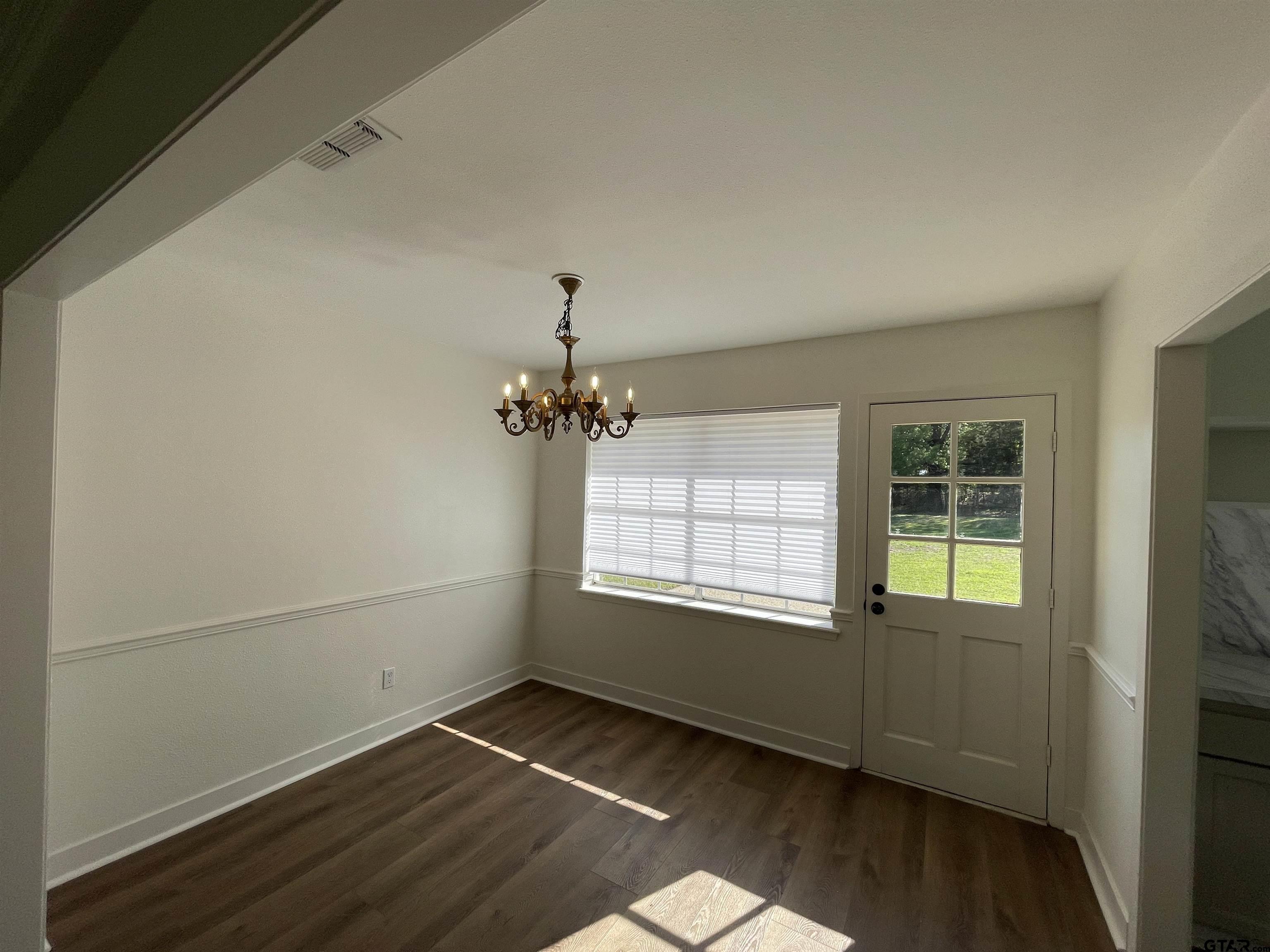 15021 Hillview Road Tyler, TX 75703 - Photo 5 of 35 Gallery Image 5