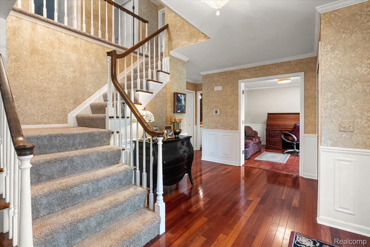 5033 Aintree Court Rochester, MI 48306 - Photo 6 of 64 Amazing entryway