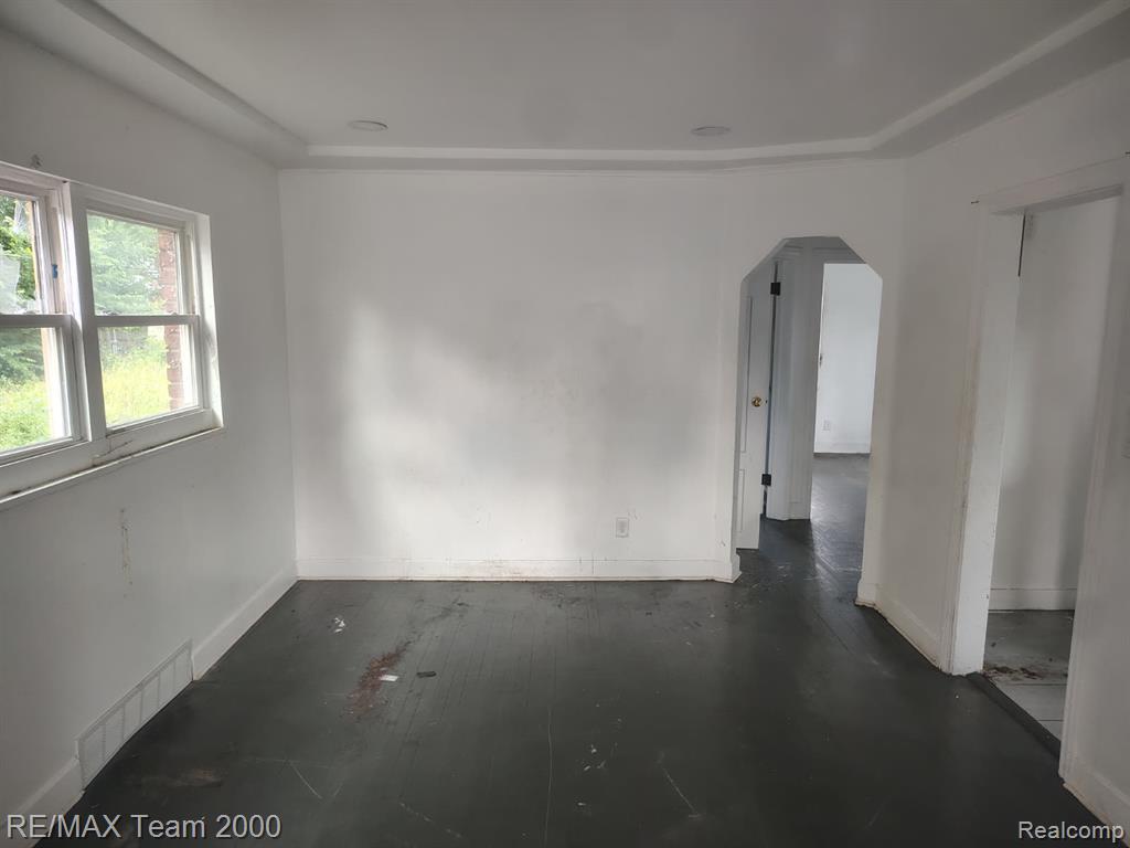 8860 Appoline Street Detroit, MI 48228 - Photo 11 of 45