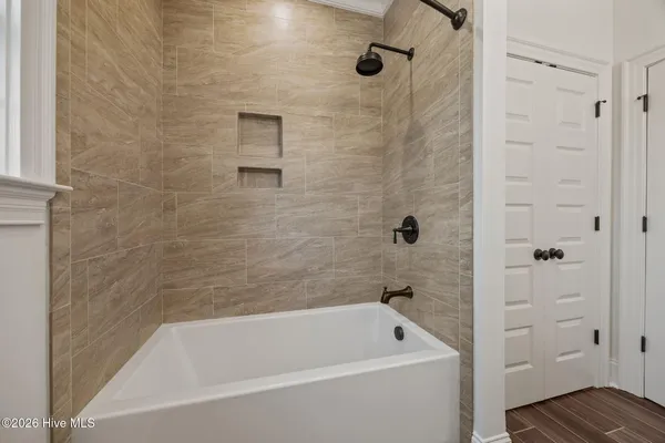 $689,900 | 404 Donald Drive, Winterville, NC 28590
