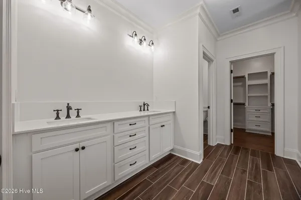 $689,900 | 404 Donald Drive, Winterville, NC 28590
