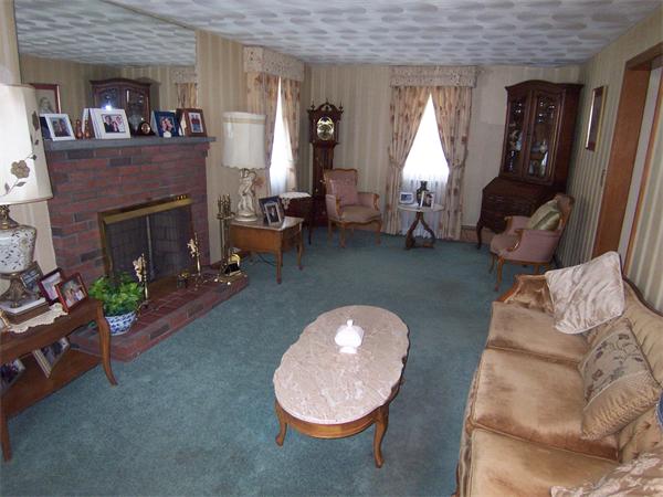 31 Daniel Road Braintree, MA 02184 - Photo 4 of 17 Gallery Image 4