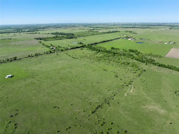 $350,000 | 7 7 Mile Lane, Riesel, TX 76682