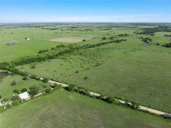$350,000 | 7 7 Mile Lane, Riesel, TX 76682