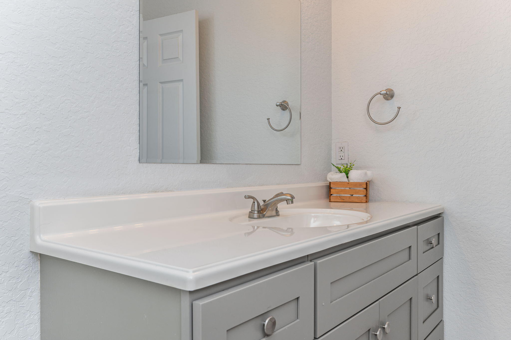 402 Serene Court Crestview, FL 32539 - Photo 17 of 33 MASTER BATH