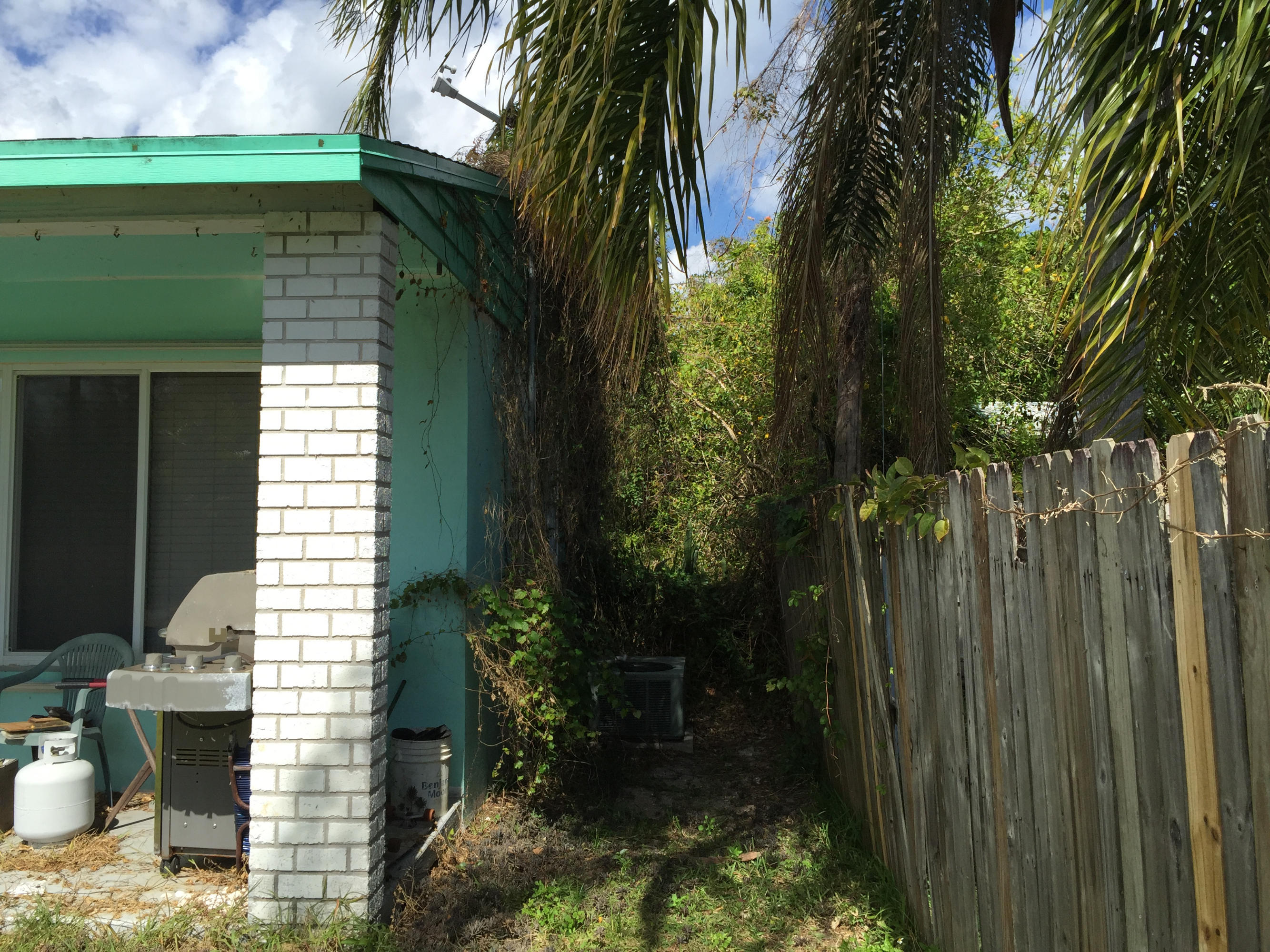 8665 Southeast Lyons Road Hobe Sound, FL 33455 - Photo 38 of 43 IMG_1394