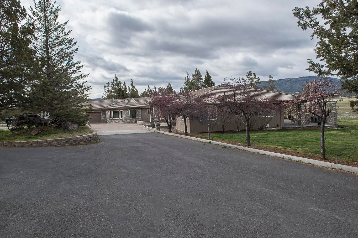 8300 Wiley Road Powell Butte, OR 97753 - Photo 6 of 45 2204_Stafford_0009