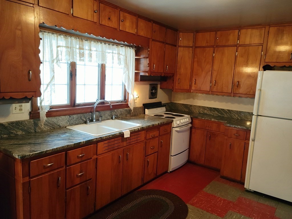 12 Birch Street Hardwick, MA 01031 - Photo 4 of 16