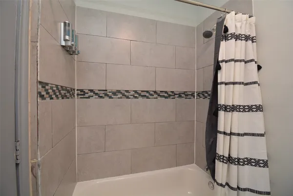 $1,550 | 7124 Avenue F, Unit 3, Houston, TX 77011