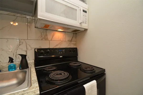 $1,550 | 7124 Avenue F, Unit 3, Houston, TX 77011