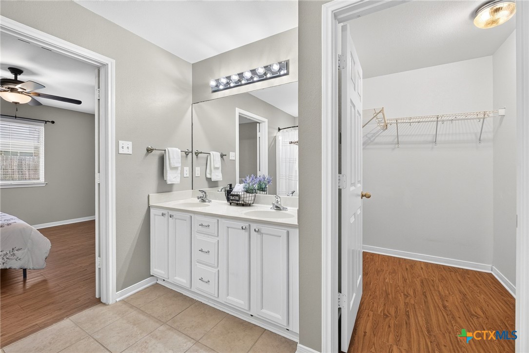 7720 Redbrush Temple, TX 76502 - Photo 14 of 23 Primary suite bathroom