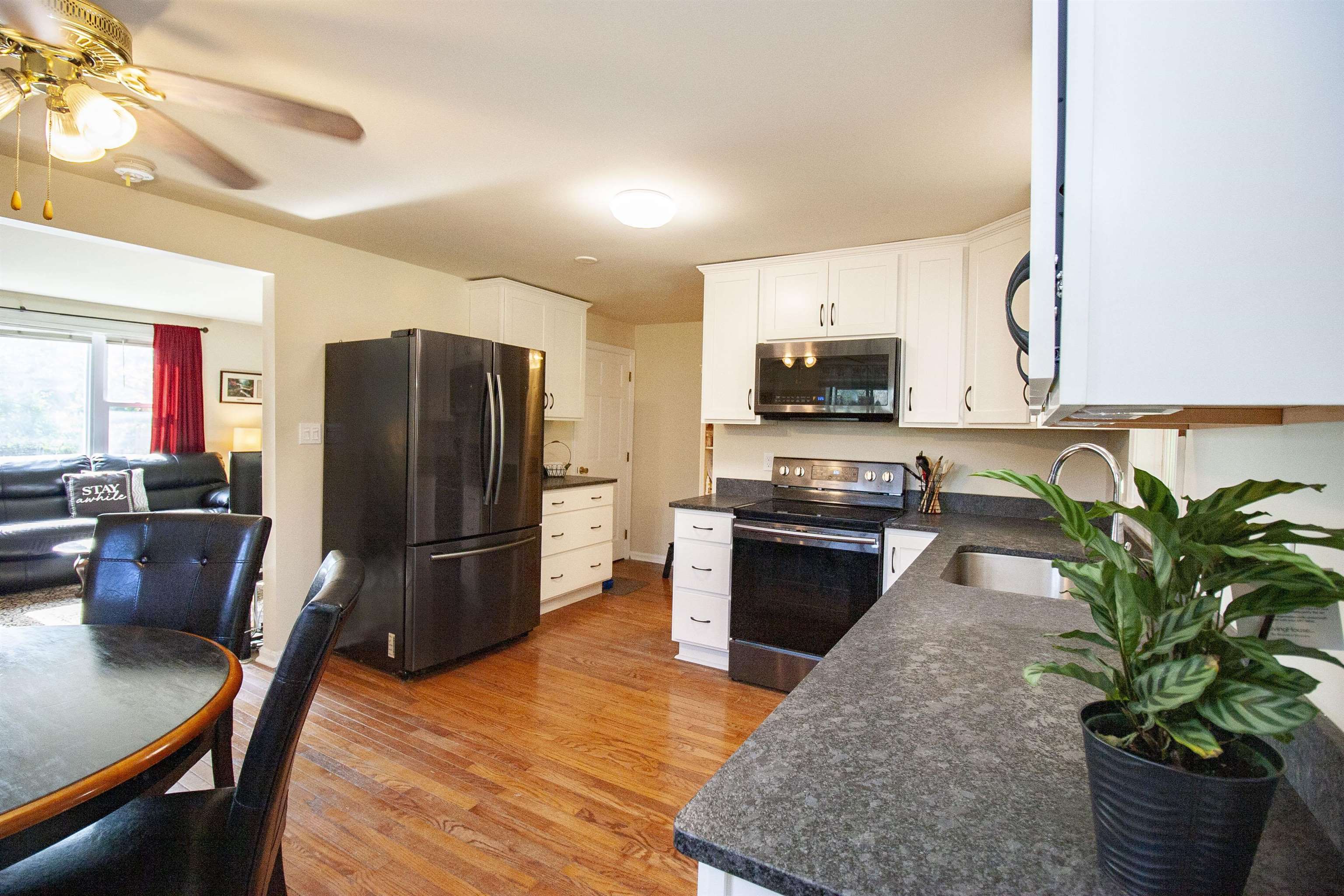 73 R Adams Pond Road, Unit 2 Derry, NH 03038 - Photo 13 of 35