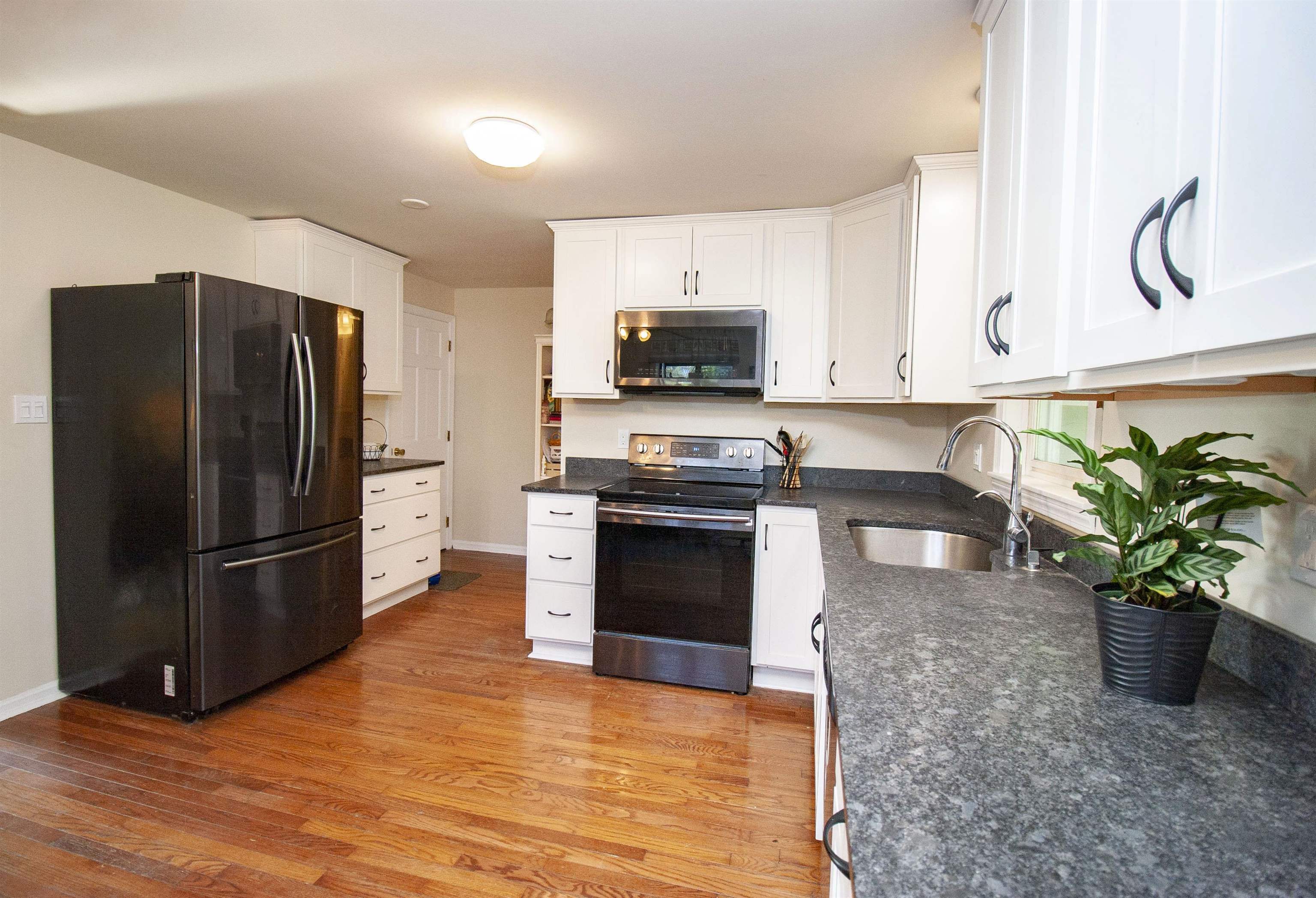 73 R Adams Pond Road, Unit 2 Derry, NH 03038 - Photo 14 of 35