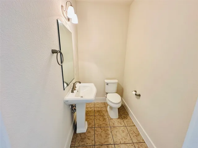 $1,295 | 2216 Creekside Lane, Unit D, Georgetown, TX 78626