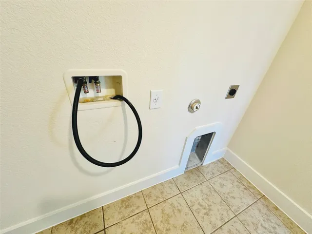 $1,295 | 2216 Creekside Lane, Unit D, Georgetown, TX 78626