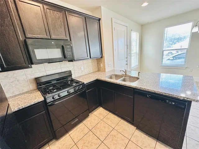 $1,295 | 2216 Creekside Lane, Unit D, Georgetown, TX 78626