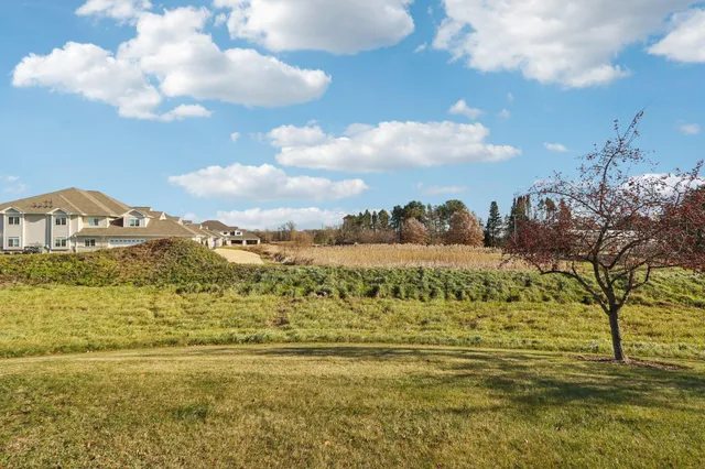 $362,500 | 1617 Grey Fox Trail, Unit G, Mukwonago, WI 53149