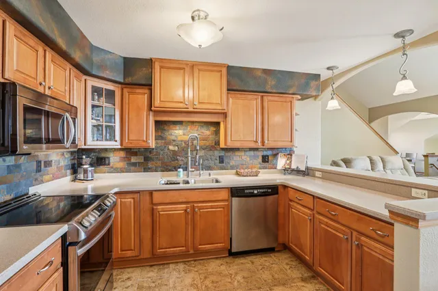 $362,500 | 1617 Grey Fox Trail, Unit G, Mukwonago, WI 53149