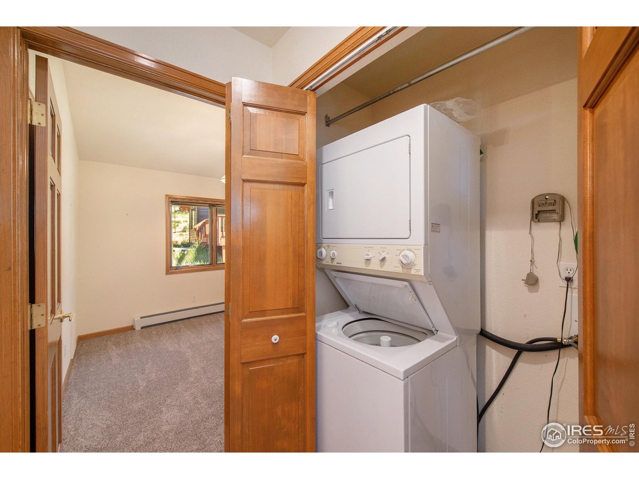 683 Cedar Ridge Circle Estes Park, CO 80517 - Photo 25 of 39 Conveniently located laundry.