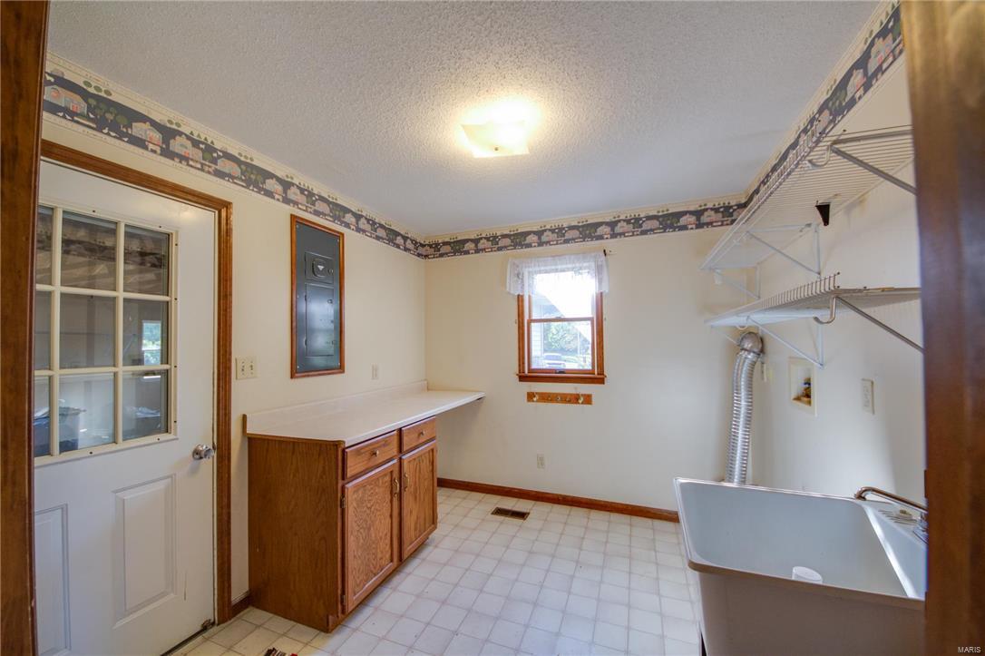 4429 Seiler Road Dorsey, IL 62021 - Photo 17 of 40