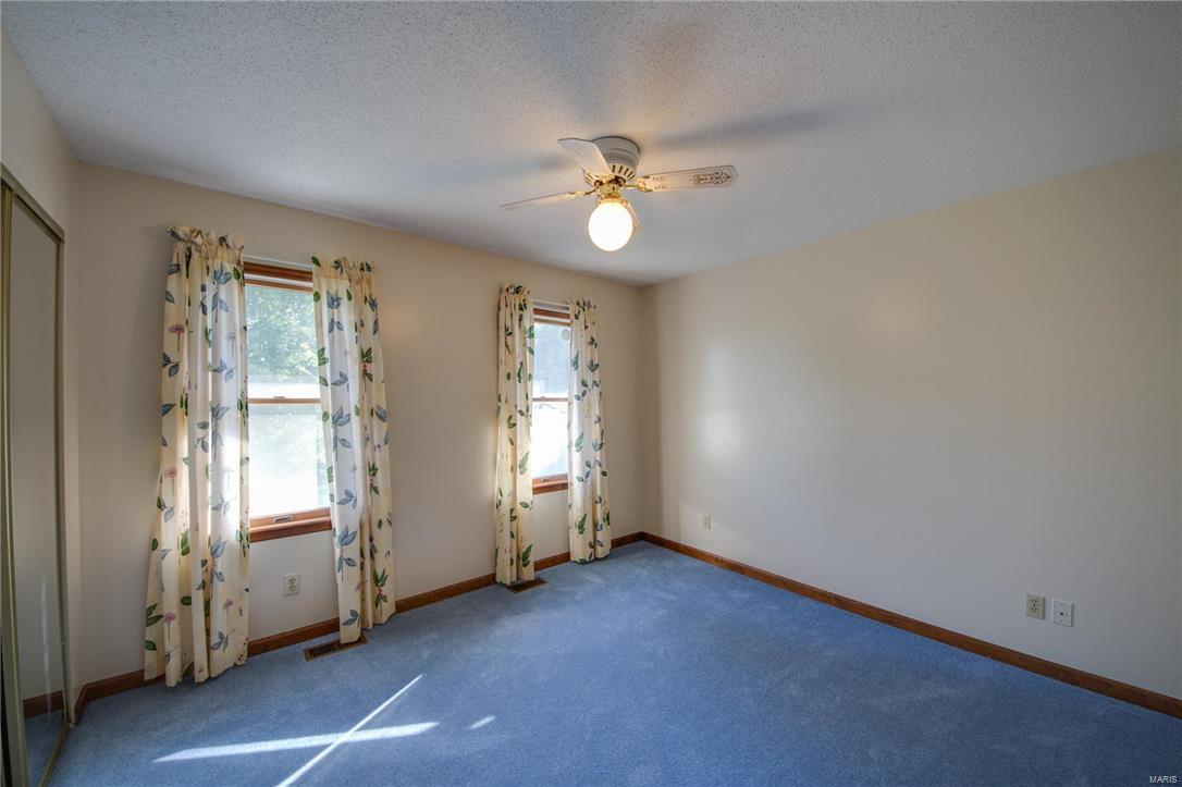 4429 Seiler Road Dorsey, IL 62021 - Photo 23 of 40