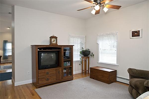 203 Florence Road Waltham, MA 02453 - Photo 11 of 20 Gallery Image 11