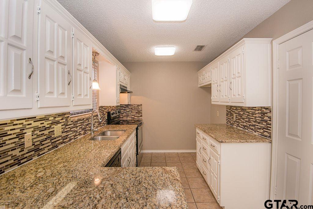 5907 Hollytree Drive Tyler, TX 75703 - Photo 11 of 35