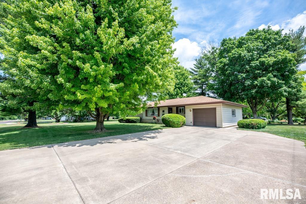 1526 Division Street Metamora, IL 61548 - Photo 3 of 33